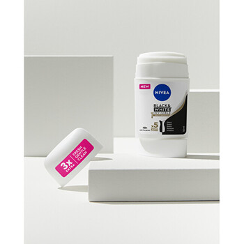 Black & White Invisible Silky Smooth 48h (citlivá pokožka) - Antiperspirant po holení
